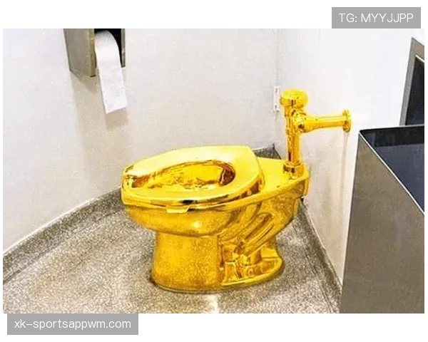 巴洛特利训练迟到被罚，转头花8万买金马桶