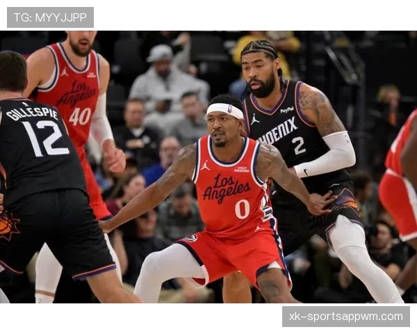 比尔对阵掘金单打较上季更偏拉开空间提升三分效率