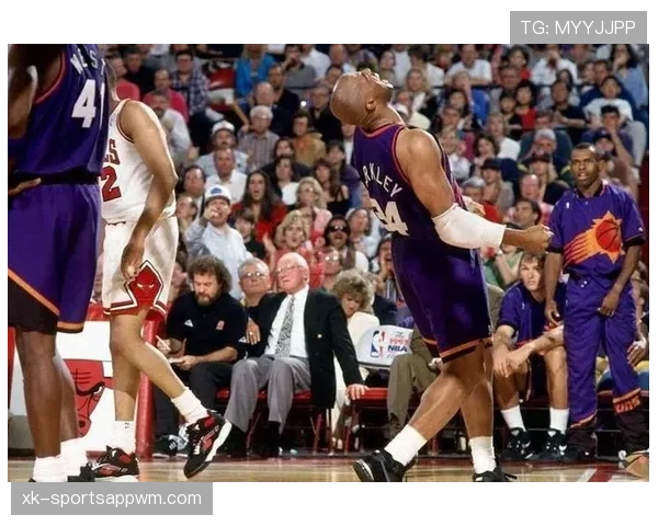 巴克利内线强打改变防守布局，对比现役大前锋仍显独特